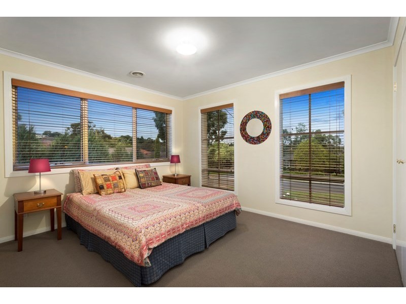 44 Landau Drive, Warranwood VIC 3134