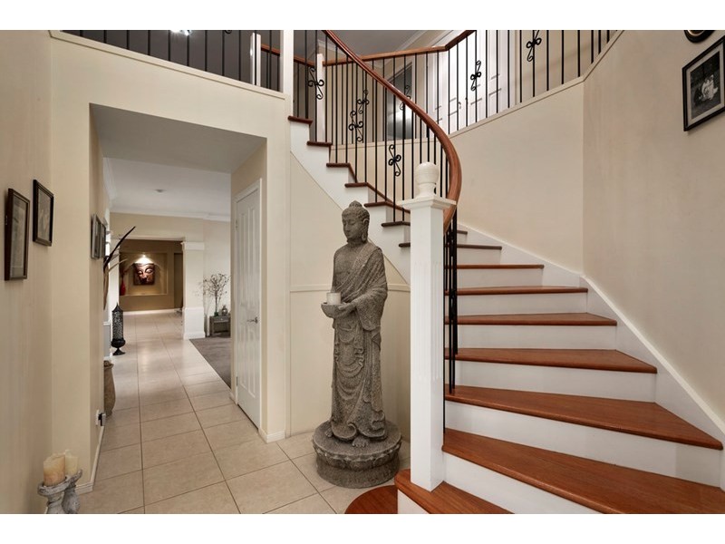 44 Landau Drive, Warranwood VIC 3134