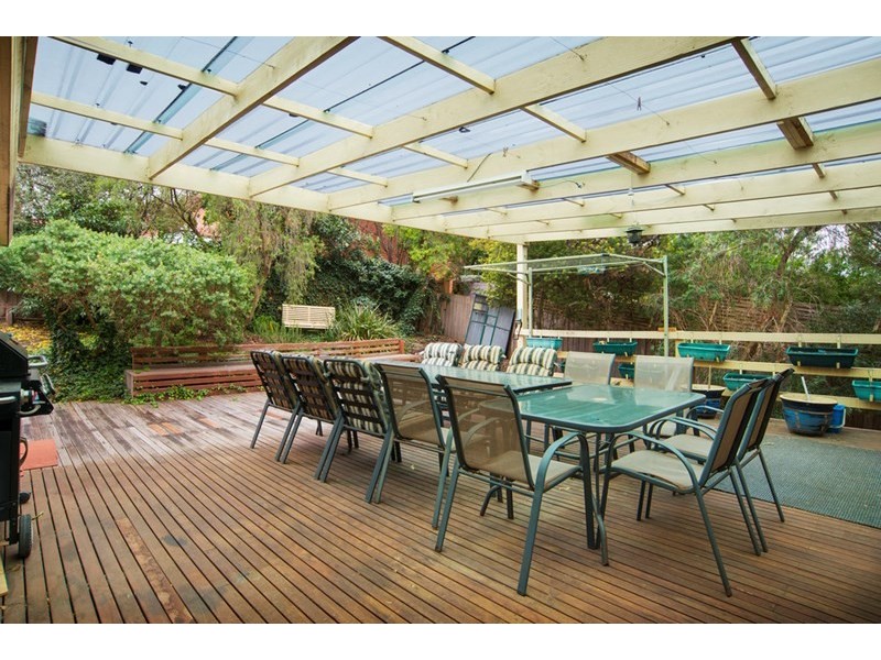 35 Huntingfield Drive, Doncaster East VIC 3109