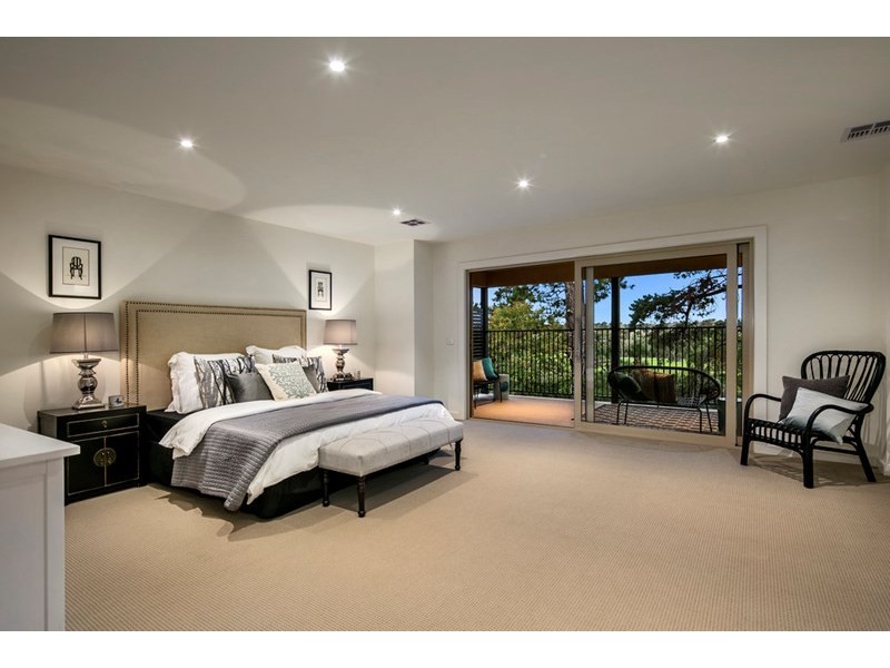 16 Larkspur Avenue, Doncaster VIC 3108