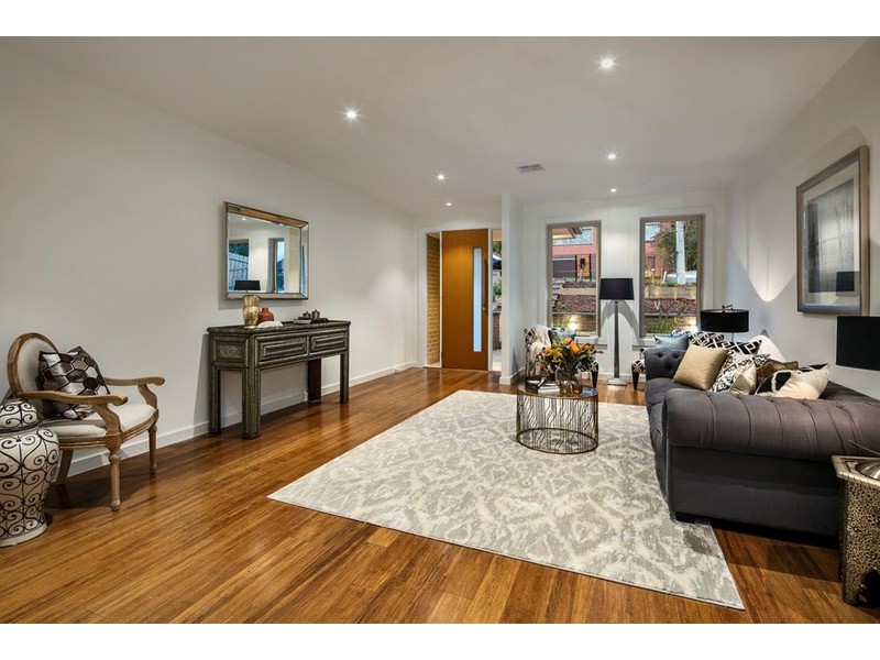 16 Larkspur Avenue, Doncaster VIC 3108