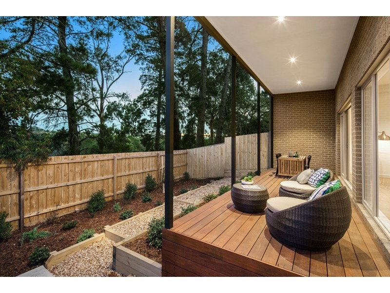16 Larkspur Avenue, Doncaster VIC 3108