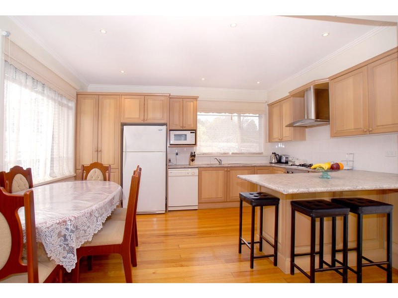 5 Morrie Crescent, Blackburn North VIC 3130