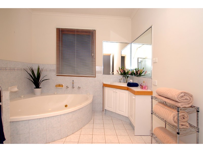 252 Serpells Road, Templestowe VIC 3106