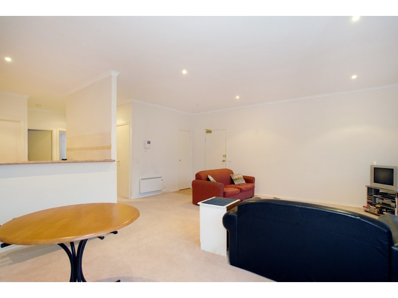 14/243 Blackburn Road, Doncaster East VIC 3109