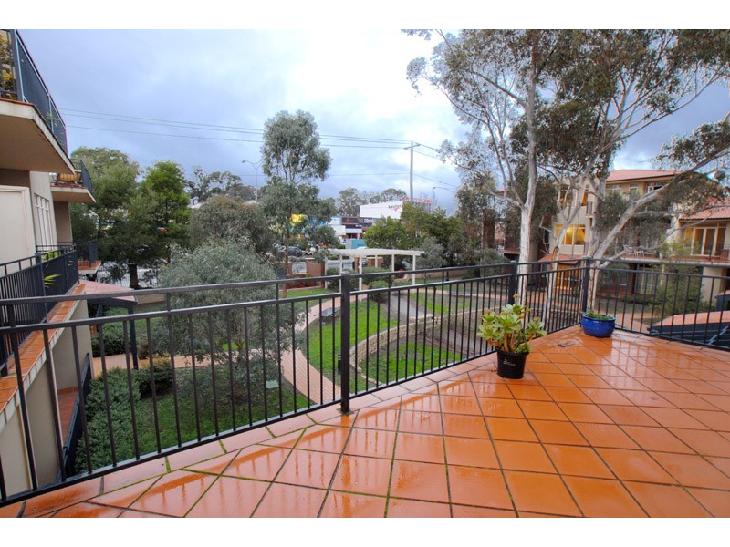 14/243 Blackburn Road, Doncaster East VIC 3109