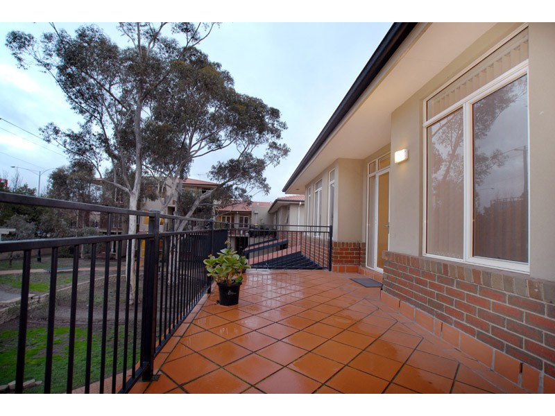 14/243 Blackburn Road, Doncaster East VIC 3109