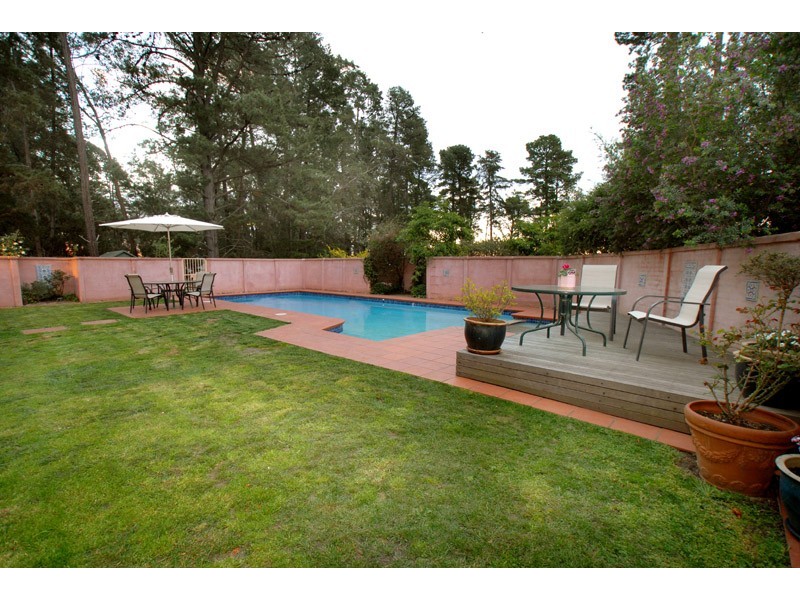 2/96 Woodhouse Road, Donvale VIC 3111