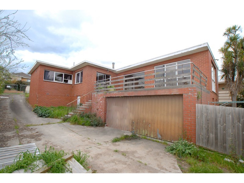 18 Calderwood Street, Bulleen VIC 3105