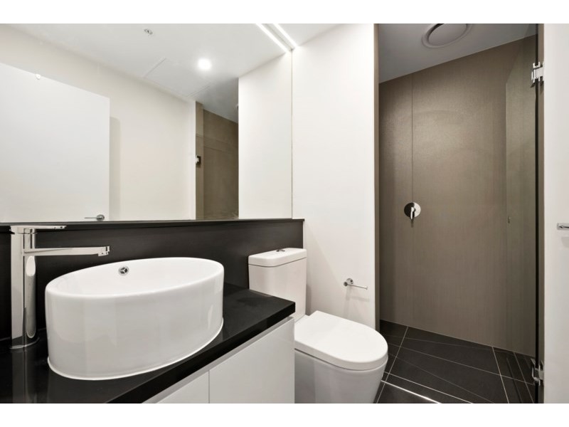 101/5 Sovereign Point Court, Doncaster VIC 3108