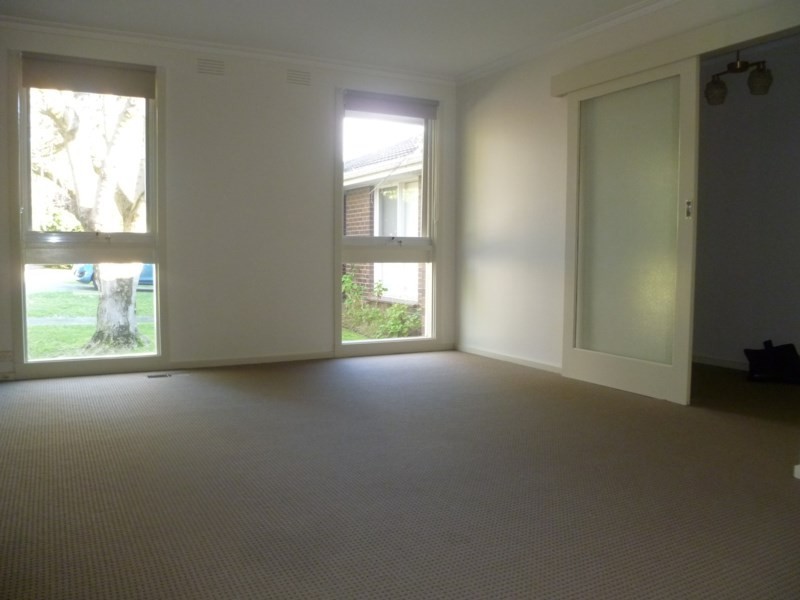 2/18 Lernes Street, Forest Hill VIC 3131