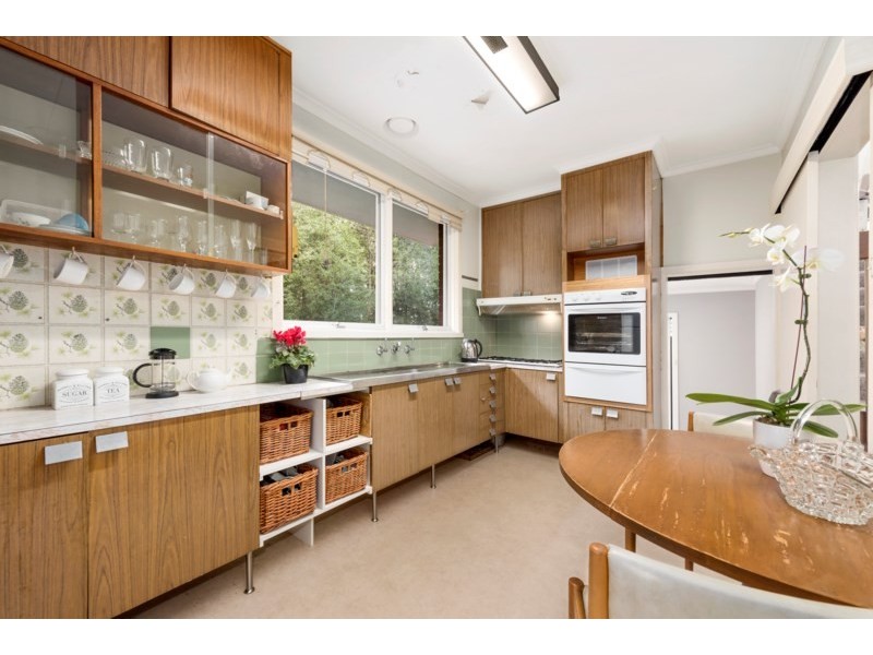 8 Raven Street, Doncaster East VIC 3109