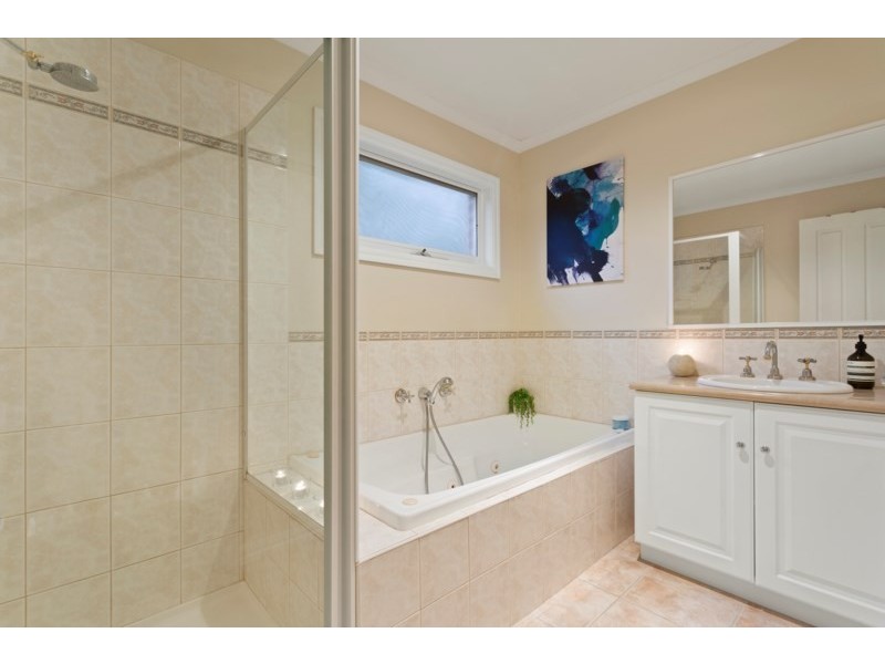 2 Gum Ridge Close, Templestowe VIC 3106