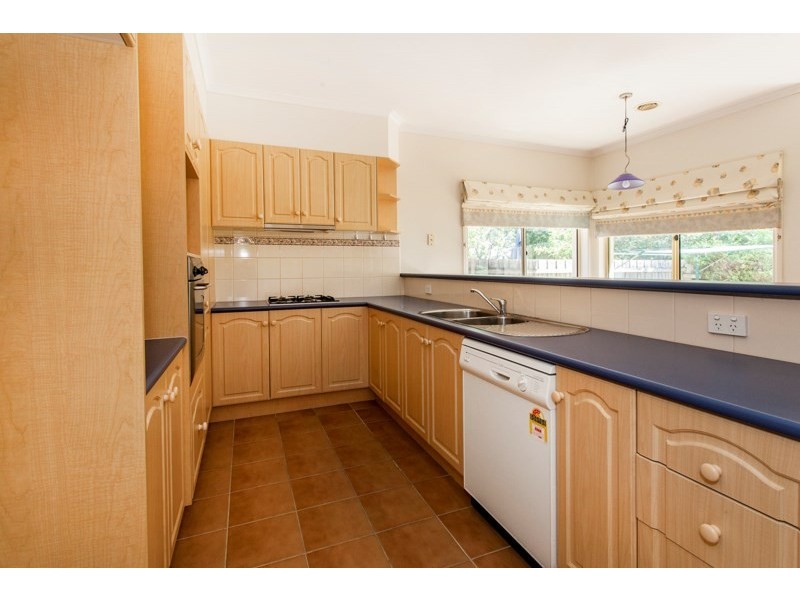 11 St Claire Walk, Doncaster East VIC 3109