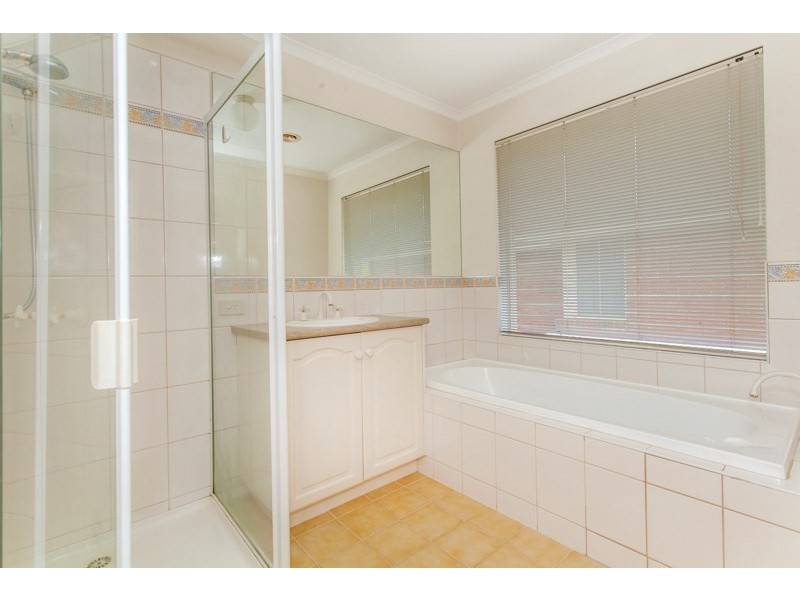 11 St Claire Walk, Doncaster East VIC 3109