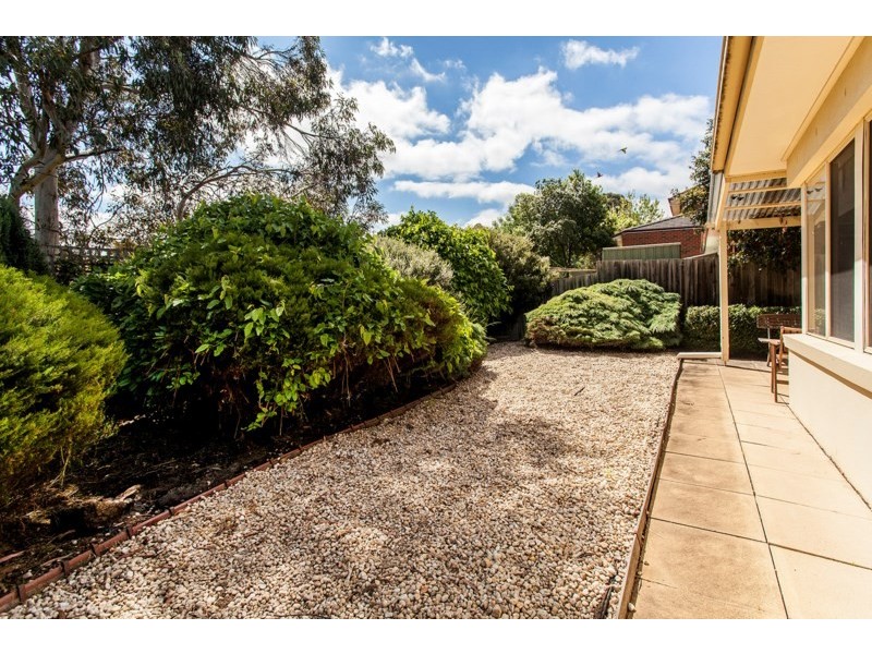 11 St Claire Walk, Doncaster East VIC 3109