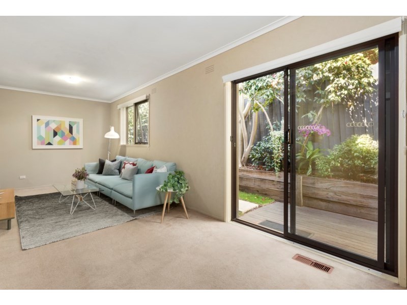 33 Waratah Drive, Templestowe Lower VIC 3107