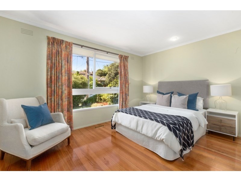 33 Waratah Drive, Templestowe Lower VIC 3107