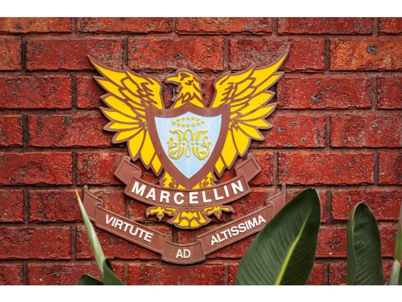 33 Waratah Drive, Templestowe Lower VIC 3107