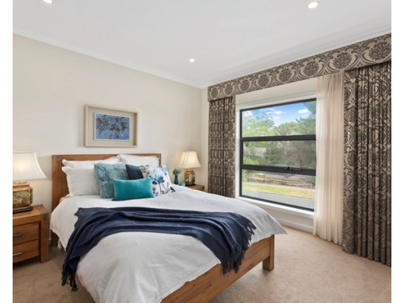 7 Deep Creek Drive, Doncaster East VIC 3109