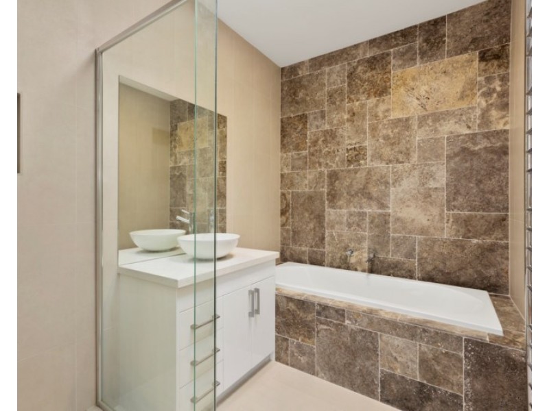 7 Deep Creek Drive, Doncaster East VIC 3109