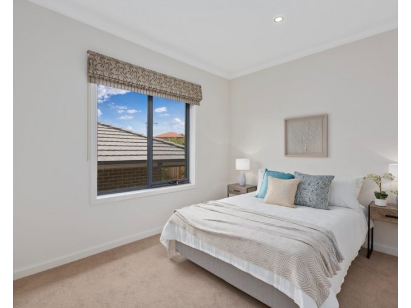 7 Deep Creek Drive, Doncaster East VIC 3109