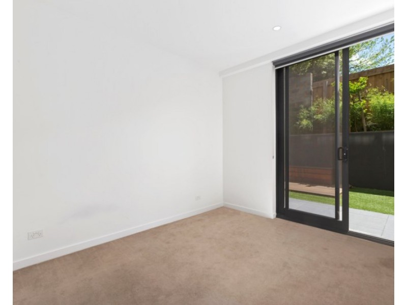 G03/5 Sovereign Point Court, Doncaster VIC 3108
