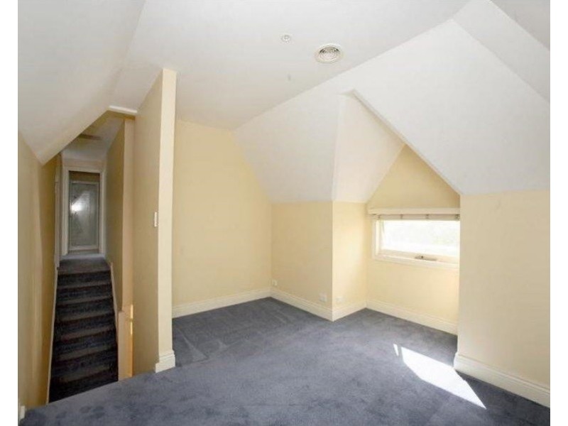 2/9 Curlew Court, Doncaster VIC 3108