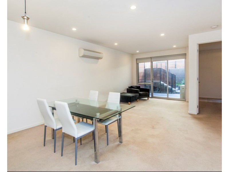 2/8 Berkeley Street, Doncaster VIC 3108