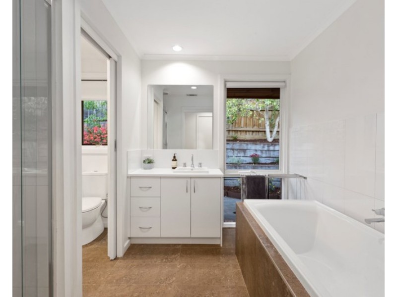 2 Camira Close, Doncaster East VIC 3109