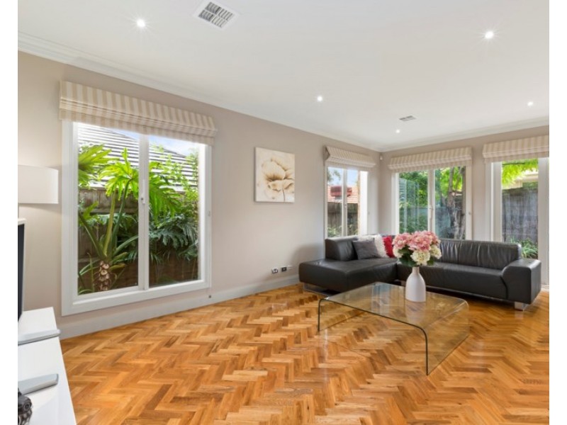 9 Halsbury Close, Doncaster East VIC 3109