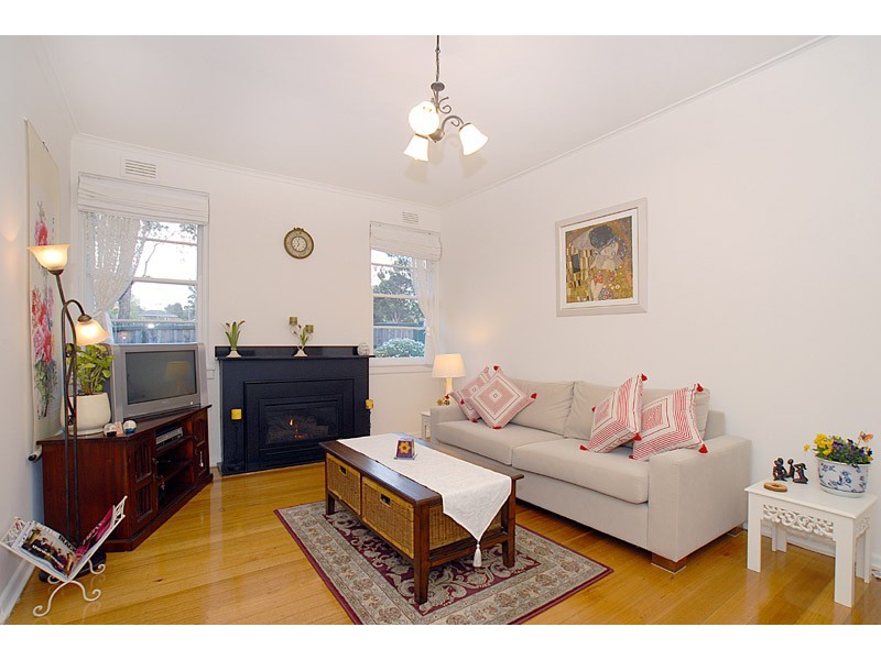 27 James Street, Heidelberg Heights VIC 3081