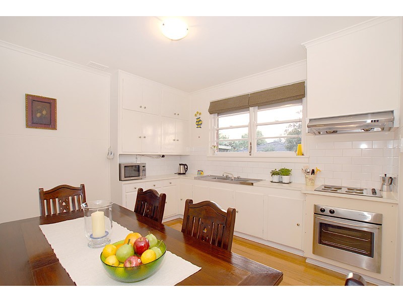 27 James Street, Heidelberg Heights VIC 3081