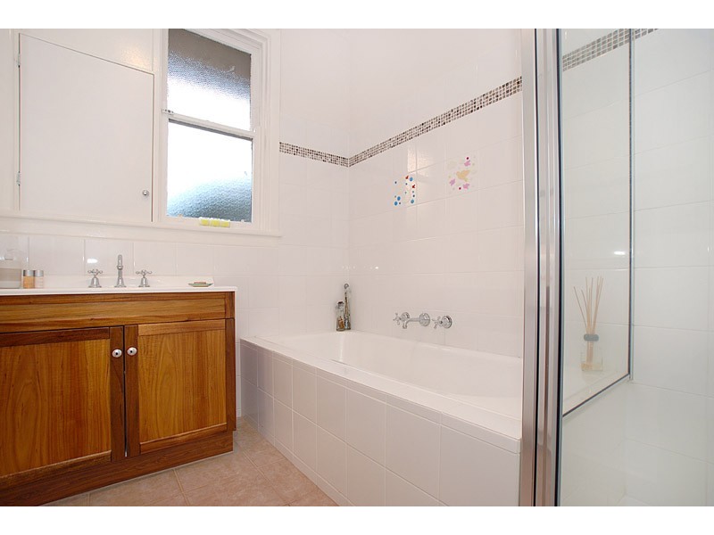 27 James Street, Heidelberg Heights VIC 3081