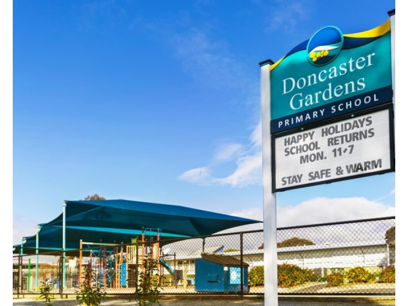 4 Woodlea Street, Doncaster East VIC 3109