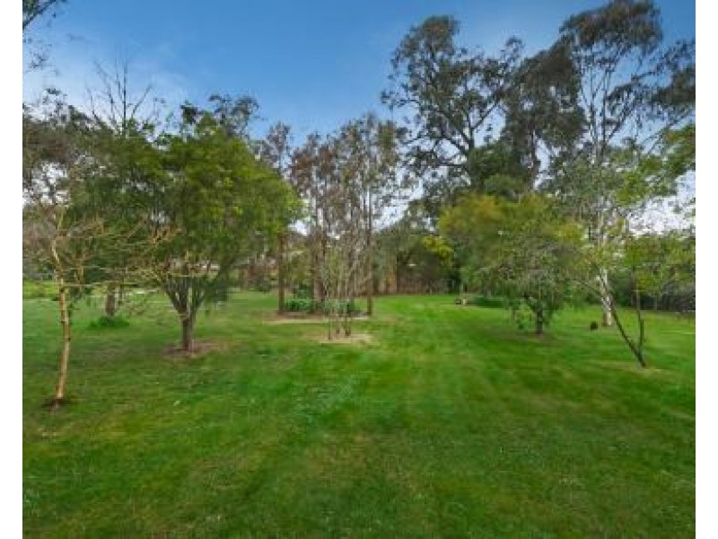 25-27 Knees Road, Park Orchards VIC 3114