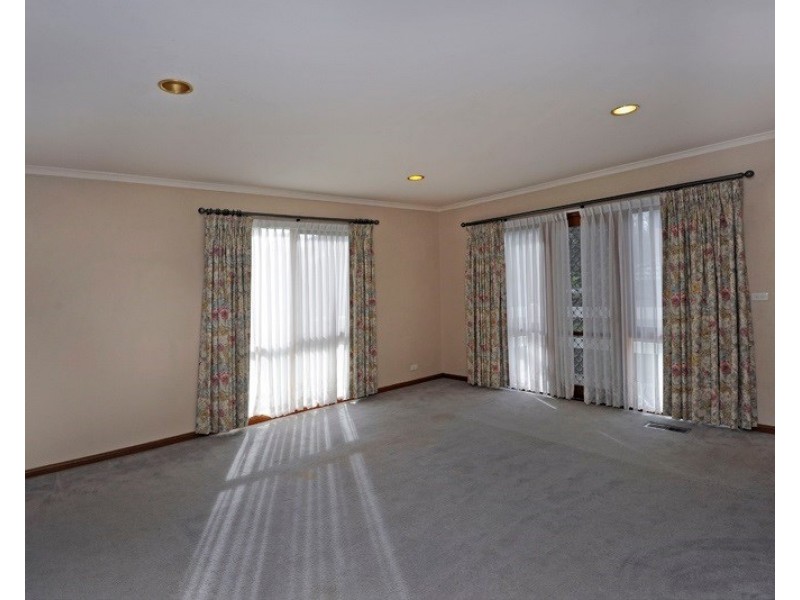 13 Wakefield Place, Templestowe VIC 3106