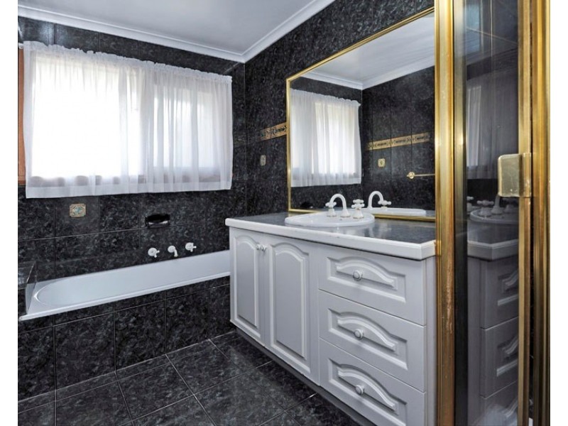 13 Wakefield Place, Templestowe VIC 3106