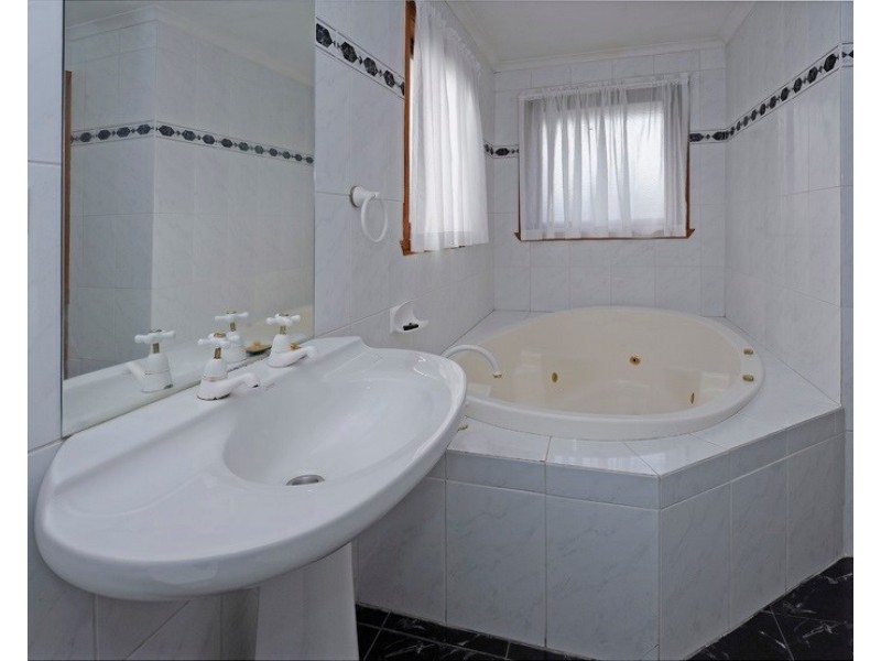 13 Wakefield Place, Templestowe VIC 3106