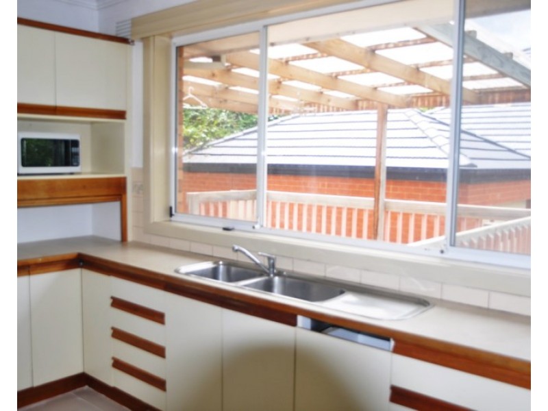 1/4 Boronia Street, Doncaster East VIC 3109