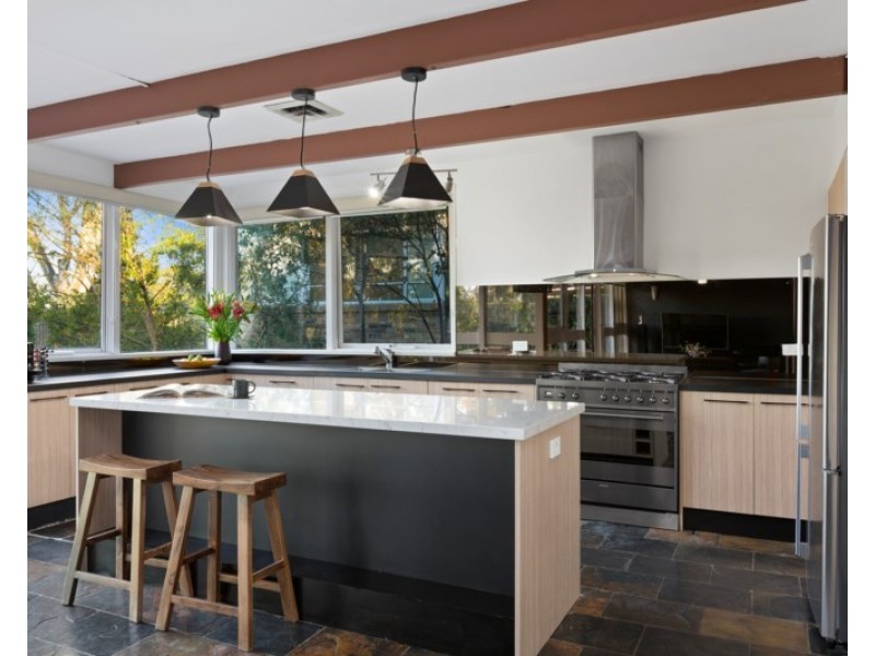 224 Greenslopes Drive, Templestowe Lower VIC 3107