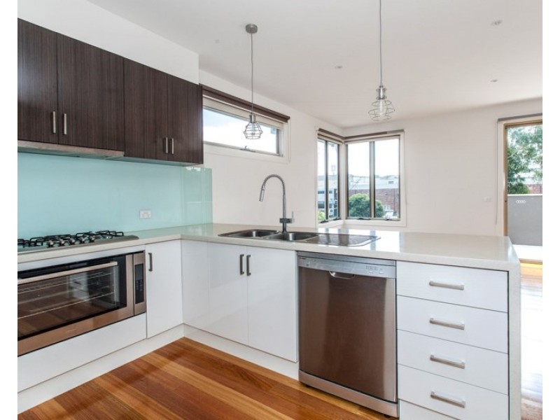 1/1 Derreck Avenue, Bulleen VIC 3105