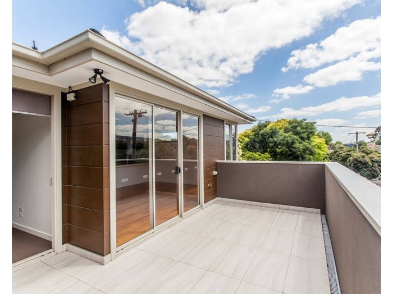 1/1 Derreck Avenue, Bulleen VIC 3105