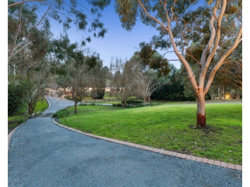 11 Lookover Road, Donvale VIC 3111