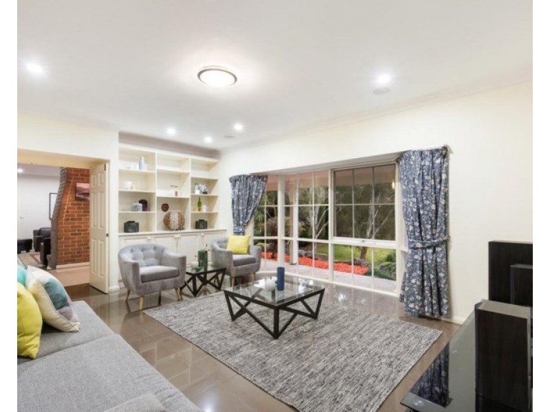 11 Lookover Road, Donvale VIC 3111