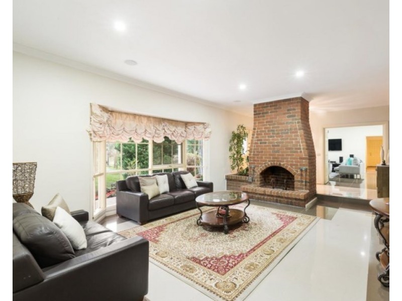 11 Lookover Road, Donvale VIC 3111