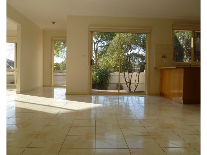 1/2 Barwon Street, Box Hill North VIC 3129