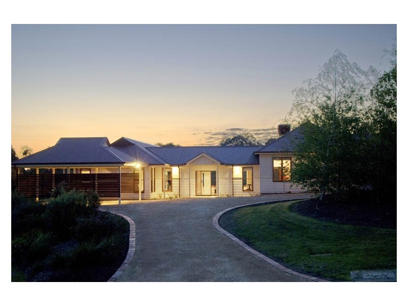 2 Batskos Drive, Warrandyte VIC 3113
