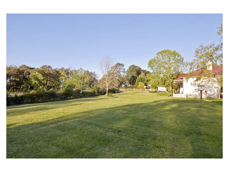 2 Batskos Drive, Warrandyte VIC 3113