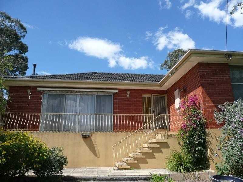 6 Rathmullen Quadrant, Doncaster VIC 3108